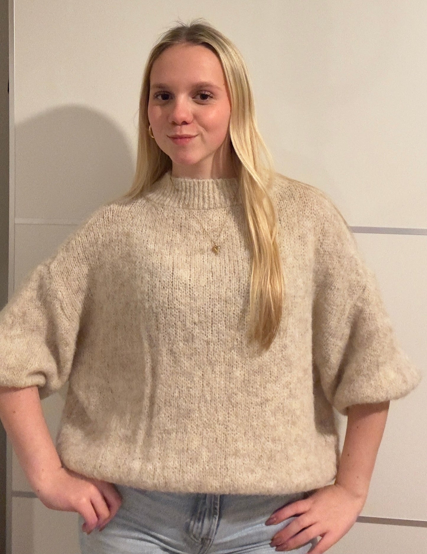 Knitted beige top