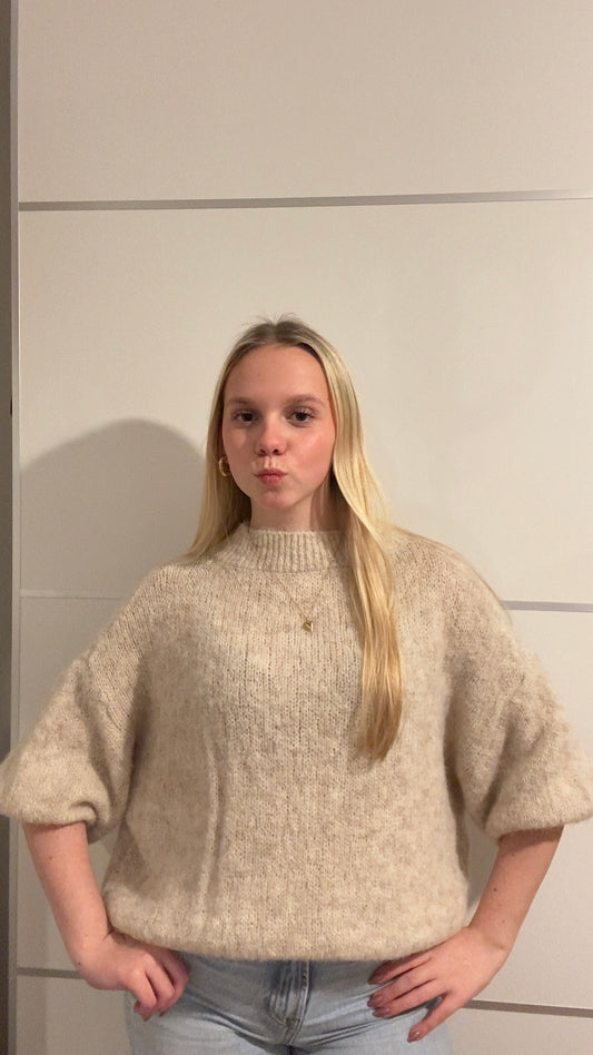 Knitted beige top